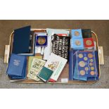 TRAY WITH VARIOUS COMMEMORATIVE COIN SETS, DECIMAL COIN SETS, CASED COINS ETC