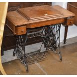 VINTAGE SINGER SEWING MACHINE TABLE