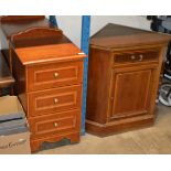 PAIR OF MODERN 3 DRAWER BEDSIDE CHESTS & INLAID MAHOGANY CORNER UNIT