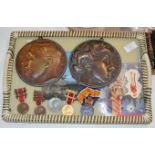 TRAY WITH WORLD WAR 1 MEDAL MARKED E.S. IRELAND, VARIOUS OTHER MEDALS, PAIR OF UNUSUAL BRONZED