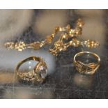 9 CARAT GOLD BRACELET, 9 CARAT GOLD RENNIE MACKINTOSH STYLE RING & UNMARKED GOLD DRESS STONE