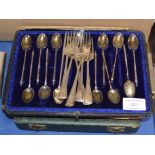 PART SET OF SILVER SPOONS & QUANTITY EP CUTLERY