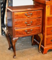 REPRODUCTION MAHOGANY & WALNUT 3 DRAWER CHEST