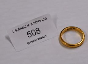 22 CARAT GOLD WEDDING BAND - APPROXIMATE WEIGHT = 5 GRAMS