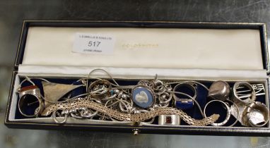 BOX WITH ASSORTED SILVER JEWELLERY