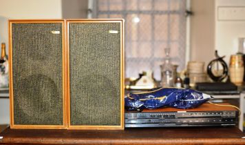 VINTAGE BANG & OLUFSEN RECEIVER WITH PAIR OF VINTAGE WHARFEDALE TEAK CASED SPEAKERS