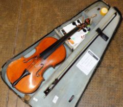OLD REPRODUCTION STRADIVARIUS VIOLIN WITH BOW & CASE