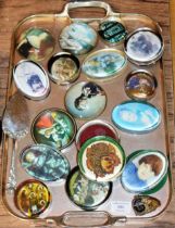 TRAY WITH VARIOUS PAPERWEIGHTS, NOVELTY RAMS HEAD VESTA CASE & 800 GRADE SILVER CAKE SLICE