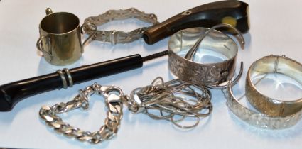 ASSORTED SILVER JEWELLERY, EP MINIATURE TYG CUP ETC