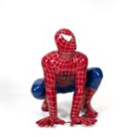 Grande scultura di Spider-Man