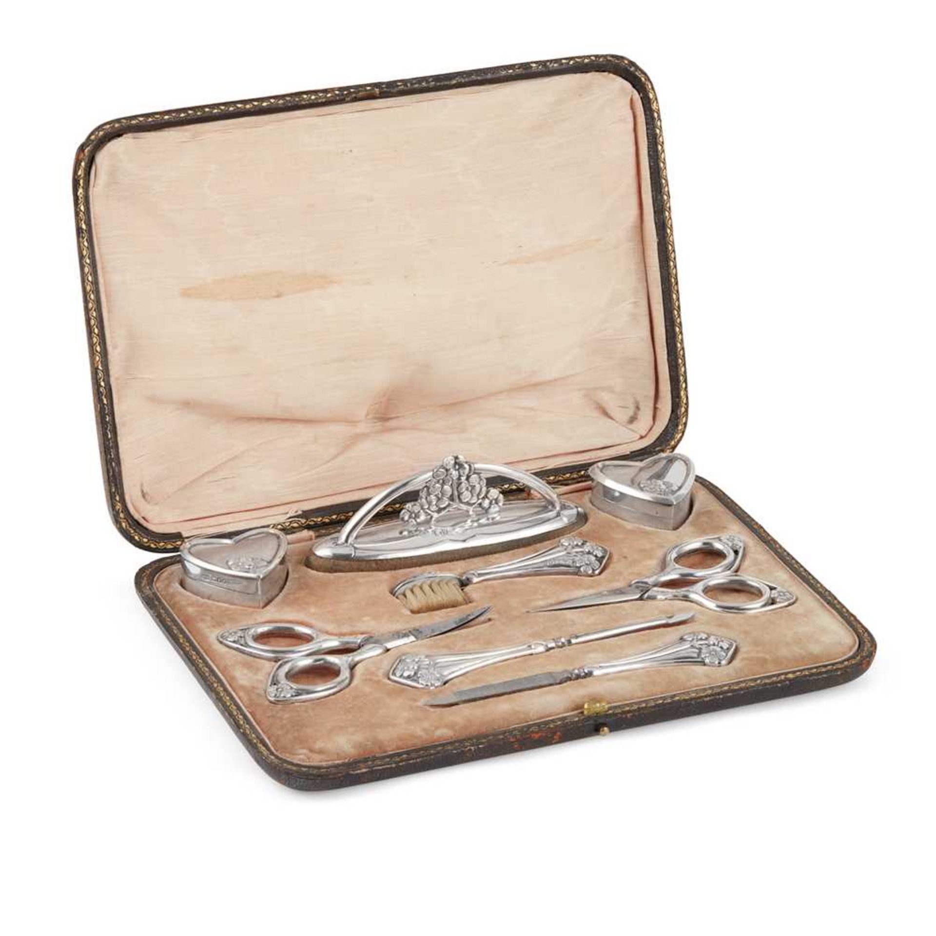 KATE HARRIS (BRITISH 1878-1949) FOR WILLIAM HUTTON & SONS LTD. LADIES MANICURE SET, LONDON 1902-190 - Image 2 of 10