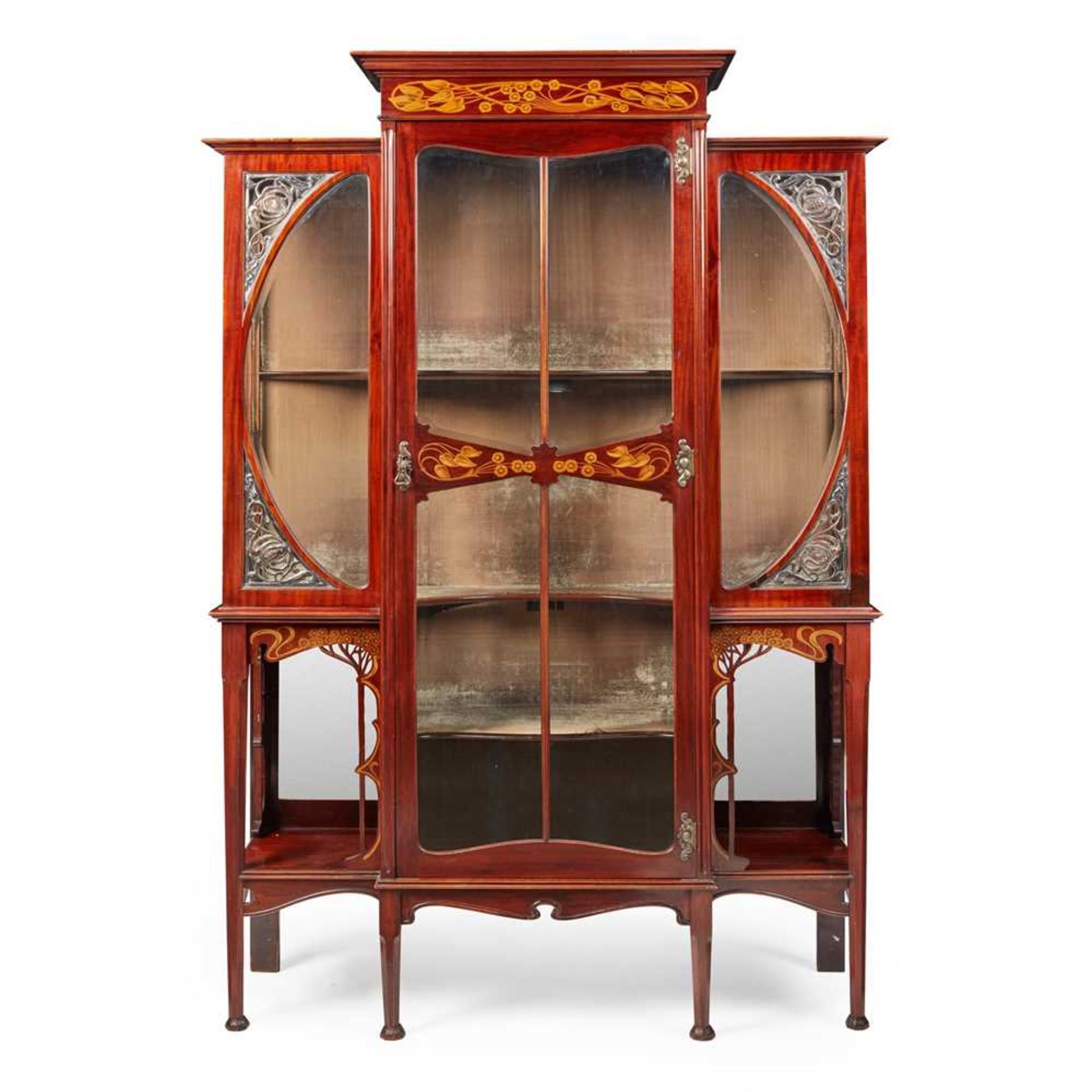 CHRISTOPHER PRATT AND SONS, BRADFORD (ATTRIBUTED TO) DISPLAY CABINET, CIRCA 1910