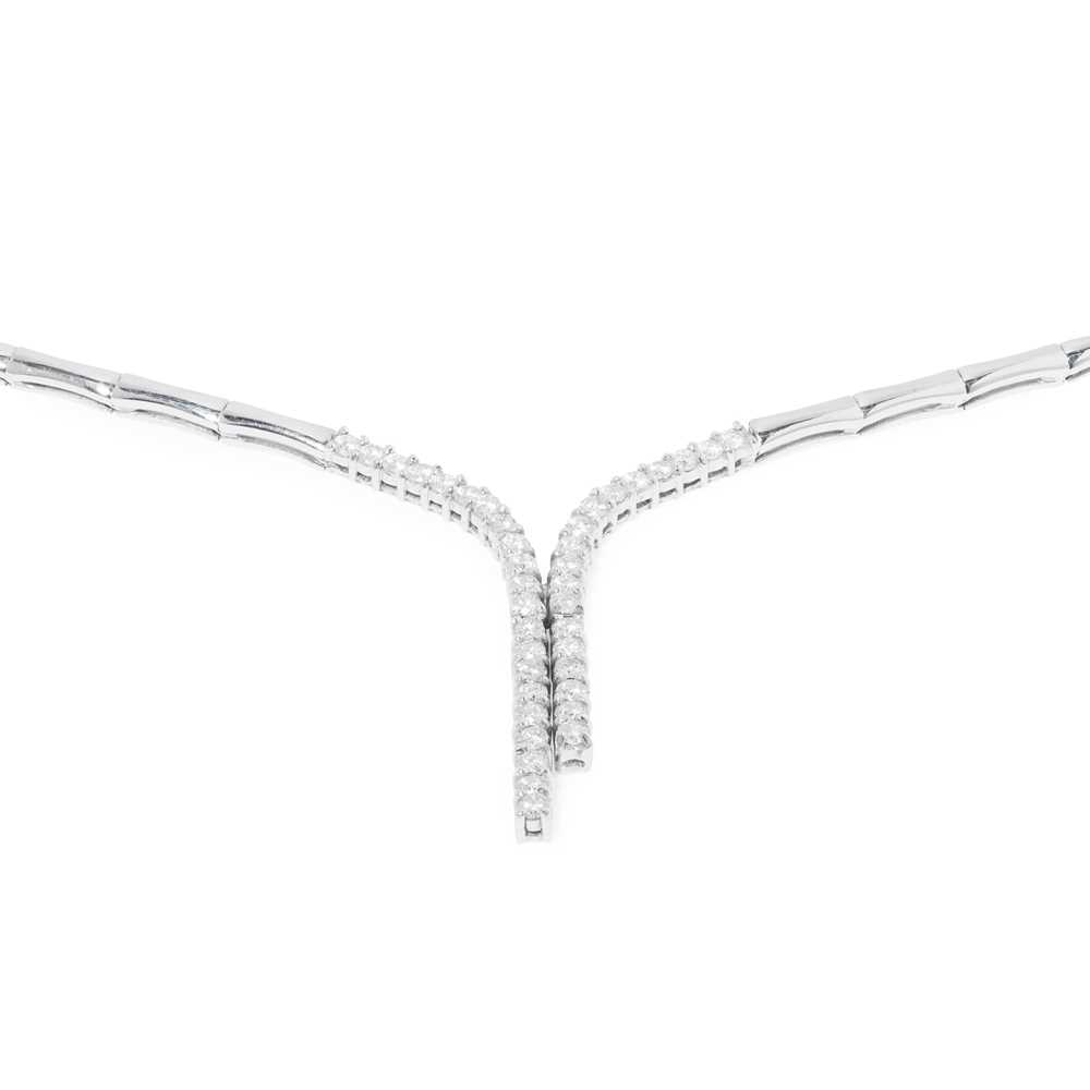 A diamond necklace - Image 4 of 4