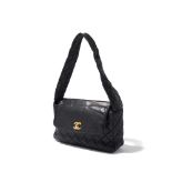 Chanel: Vintage black leather shoulder bag