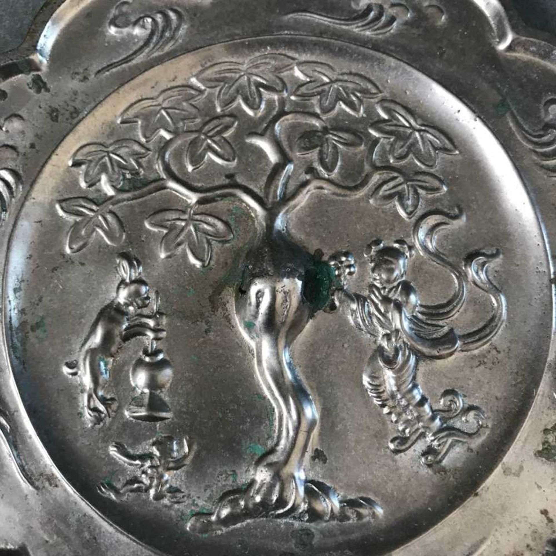 BRONZE MIRROR WITH MOON GODDESS AND RABBIT TANG DYNASTY OR LATER - Image 3 of 5