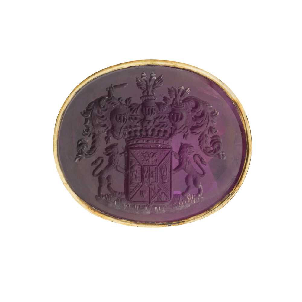 THE GRAF SAWOROW RIMINSKI SEAL A FINE MID-19TH CENTURY CONTINENTAL AMETHYST AND GOLD SCULPTURAL DESK - Image 3 of 4