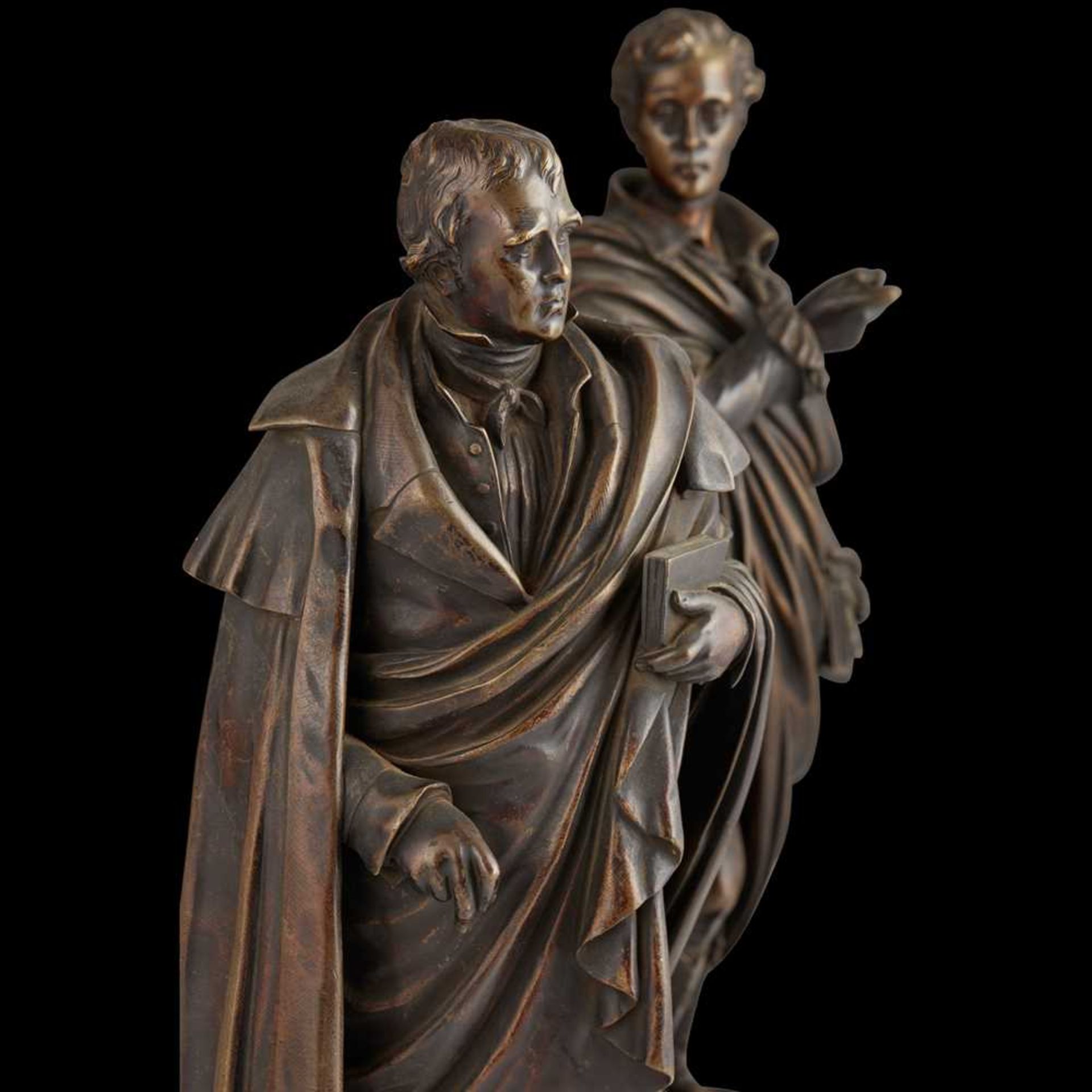 PAIR OF BRONZE FIGURES OF SIR WALTER SCOTT AND LORD BYRON LATE 19TH CENTURY - Image 3 of 3