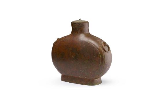 BRONZE RITUAL WINE VESSEL AND COVER, BIANHU HAN DYNASTY - Image 3 of 7