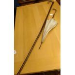 A shepherd's crook with horn handle 154cm and a ladies parasol 63cm (2)