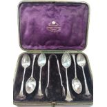 Six Onslow pattern tea spoons and tongs (cased). Sheffield 1850.