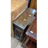 A small Mahogany gateleg occasional table. Early 20th century. 56cm x 18cm x 51cm (each drop-leaf