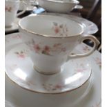 A Duchess "Glen" pattern dinner and tea service (49)