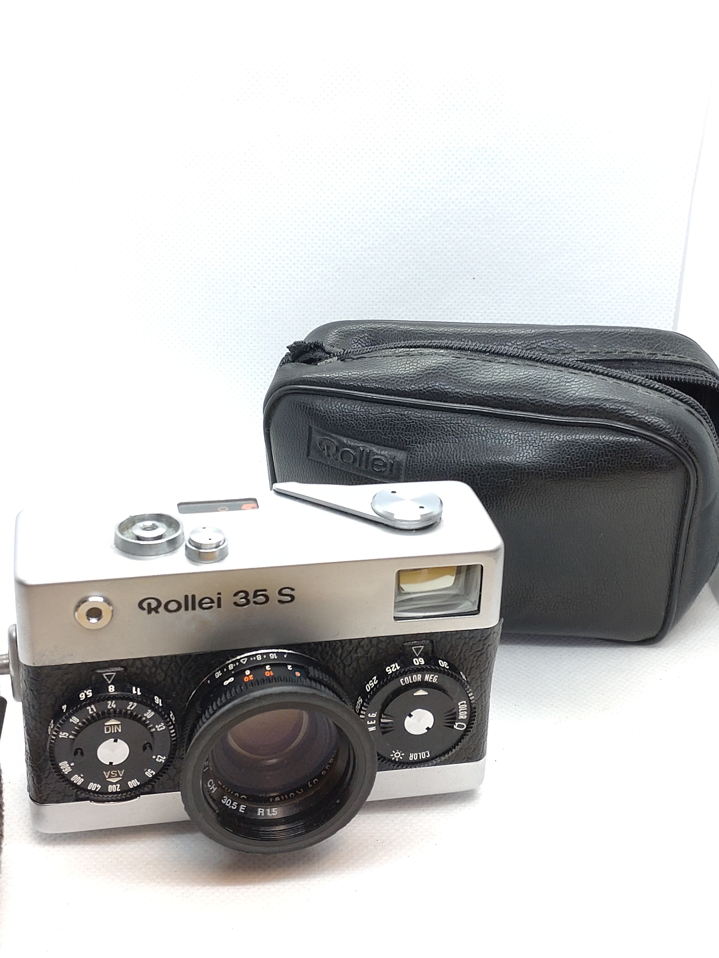 An assortment of photographic equipment including A Yoigtlander Vito B in leather case, An Agfa - Image 5 of 10