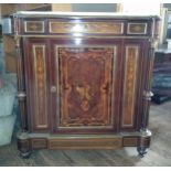 A French Kingwood cabinet in Louis XV style, vintage. With damaged white kamara marble top. 116 x