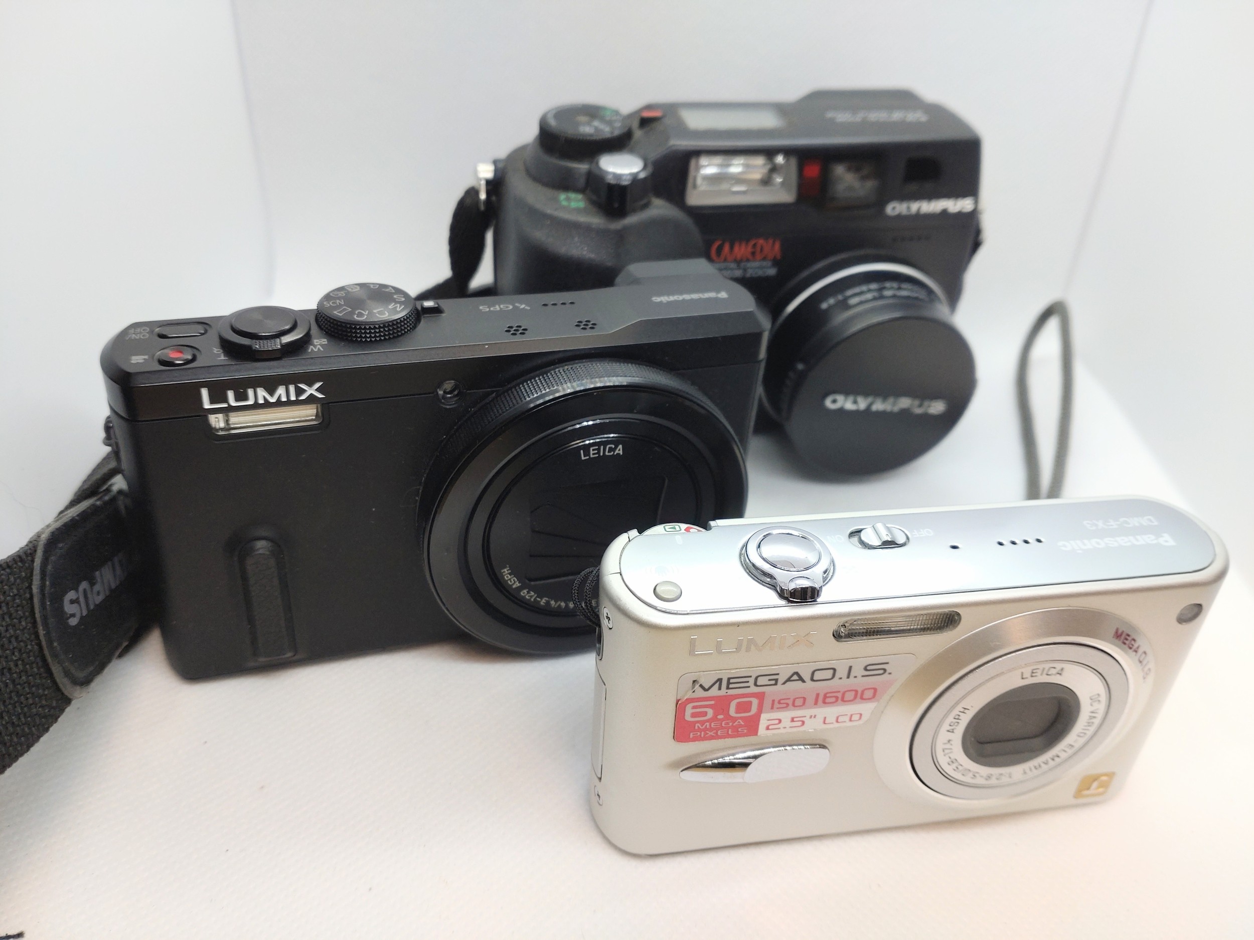 An assortment of photographic equipment including A Yoigtlander Vito B in leather case, An Agfa - Image 10 of 10