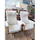 Two reclining Ercol armchairs. Circa 1960. 112 x 78 x 80cm