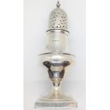 A George III style sugar caster. London 1929. 14cm high. 87.9gms.