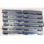 No 153B. Triang blue and grey Transcontinental coaching stock (12)