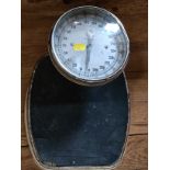 A vintage set of weighing scales