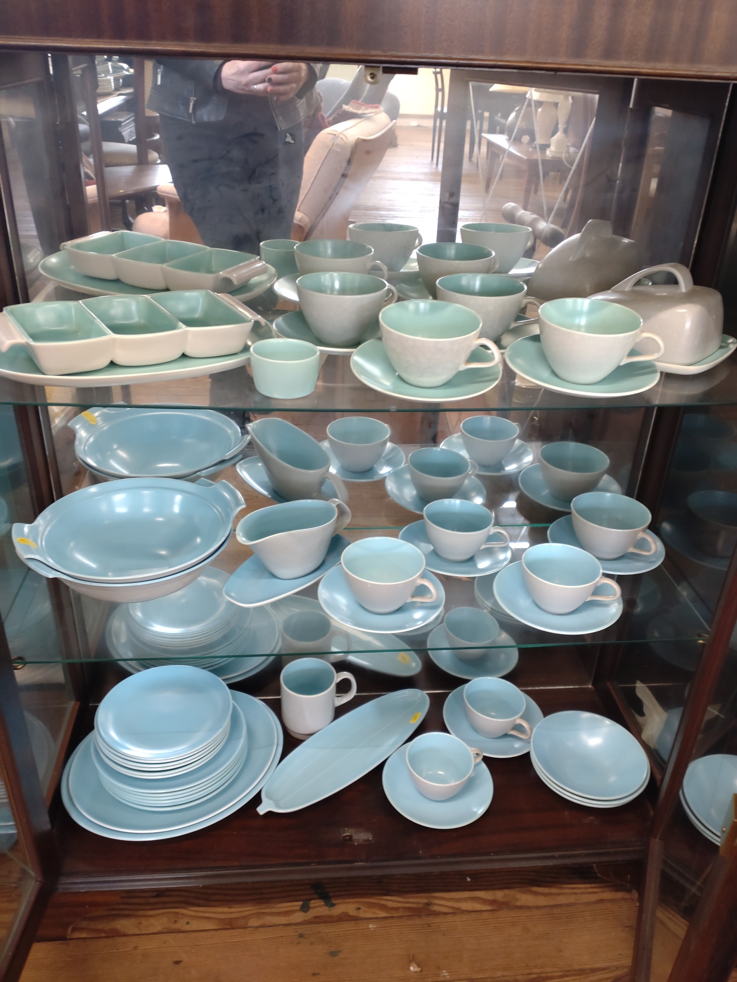 Poole sky-blue and turquoise tablewares including a cheese dish with cover. (49) - Image 2 of 3