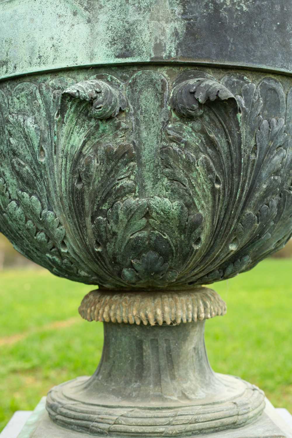 A pair of 18th or 19th century bronze urns designed by Claude Ballin - Image 9 of 12