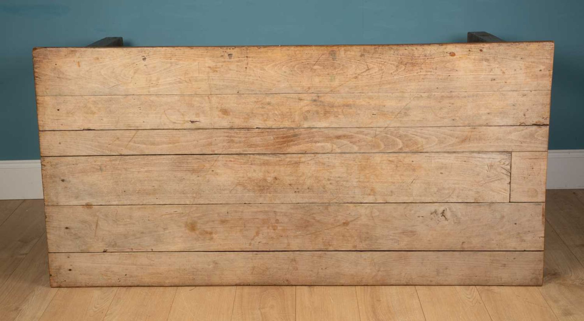 An old oak kitchen table - Image 2 of 2