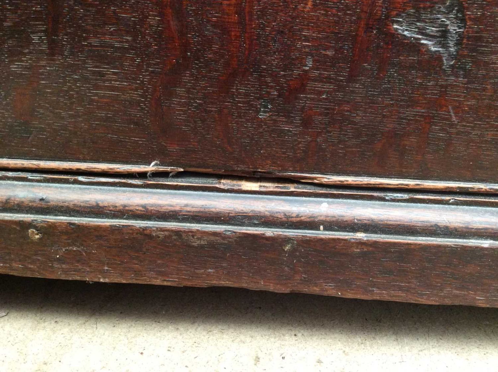 A Georgian oak mule chest - Image 6 of 12