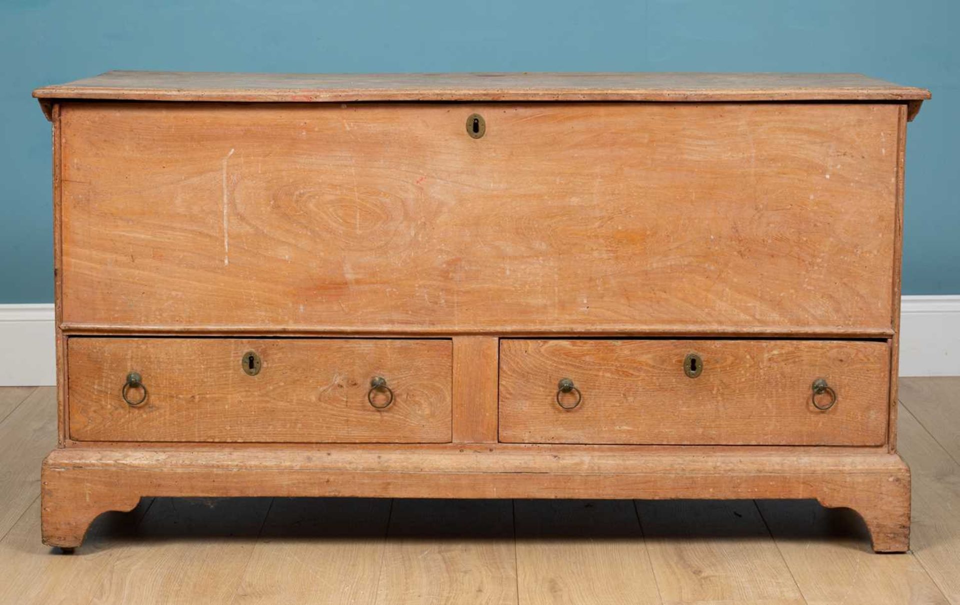 An early 19th century elm mule chest