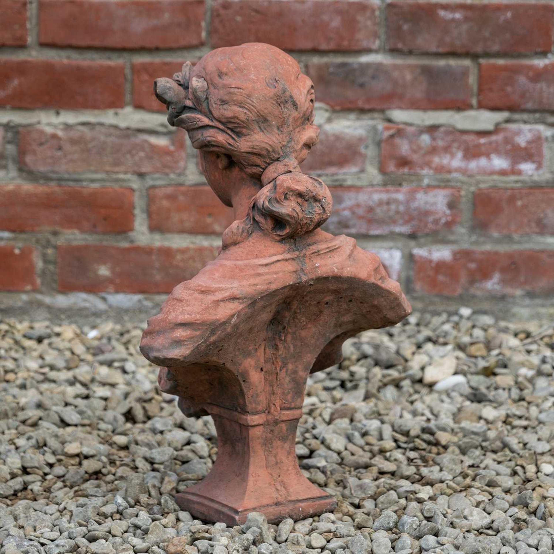 An Art Nouveau cast stone terracotta style bust - Bild 2 aus 2