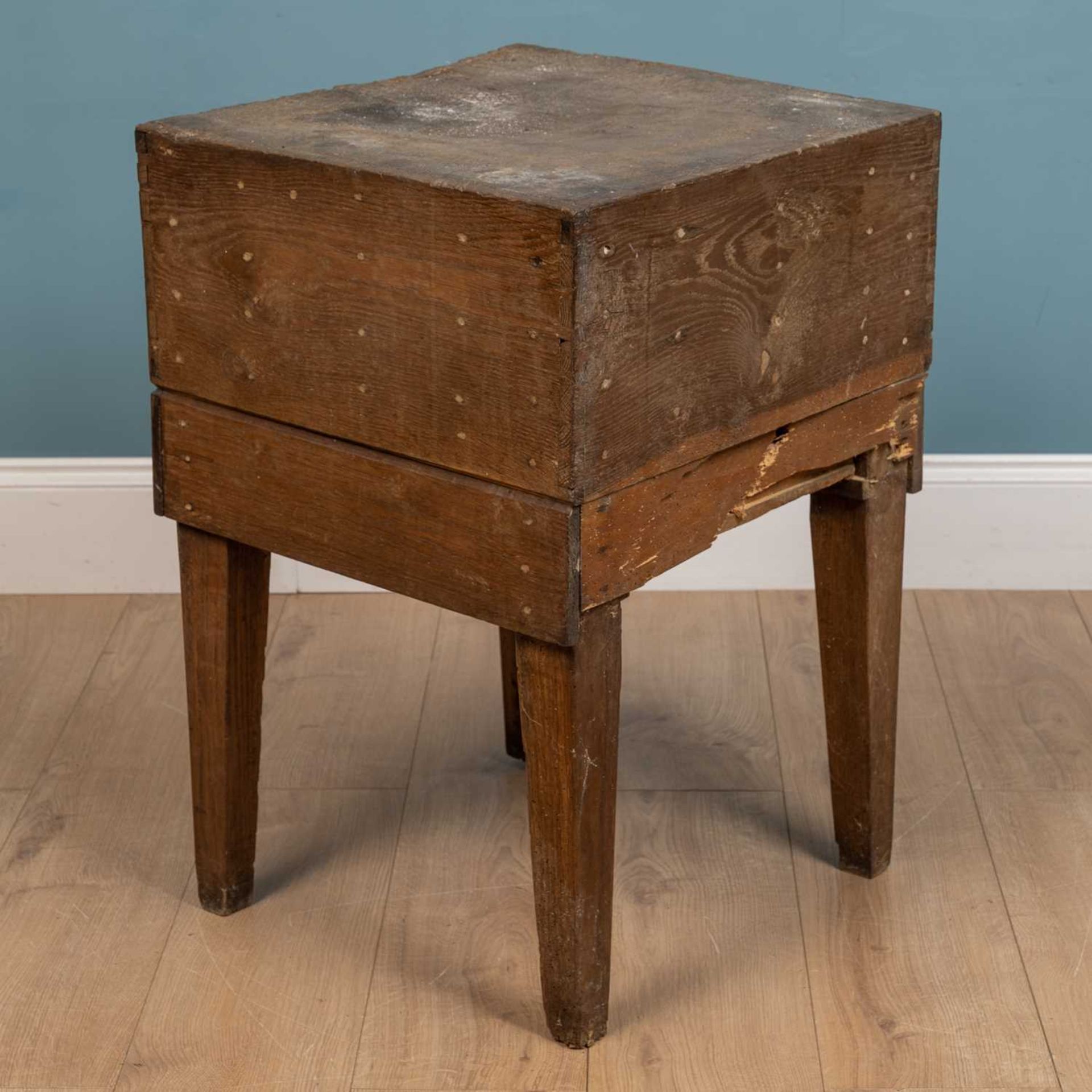 A 19th century oak square butchers block - Bild 7 aus 8