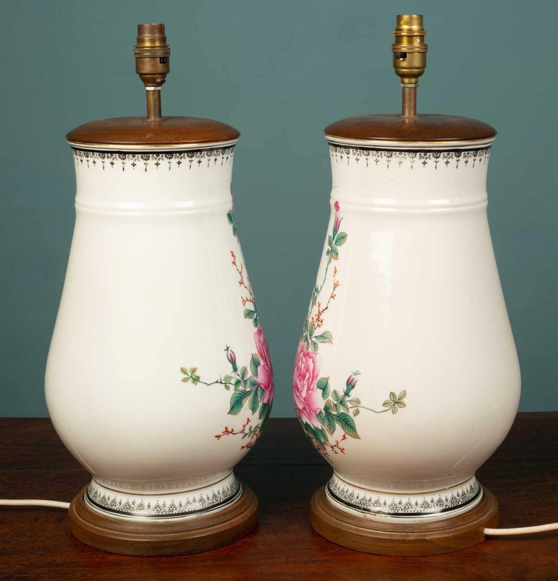 A pair of Chinese porcelain table lamps - Bild 2 aus 3