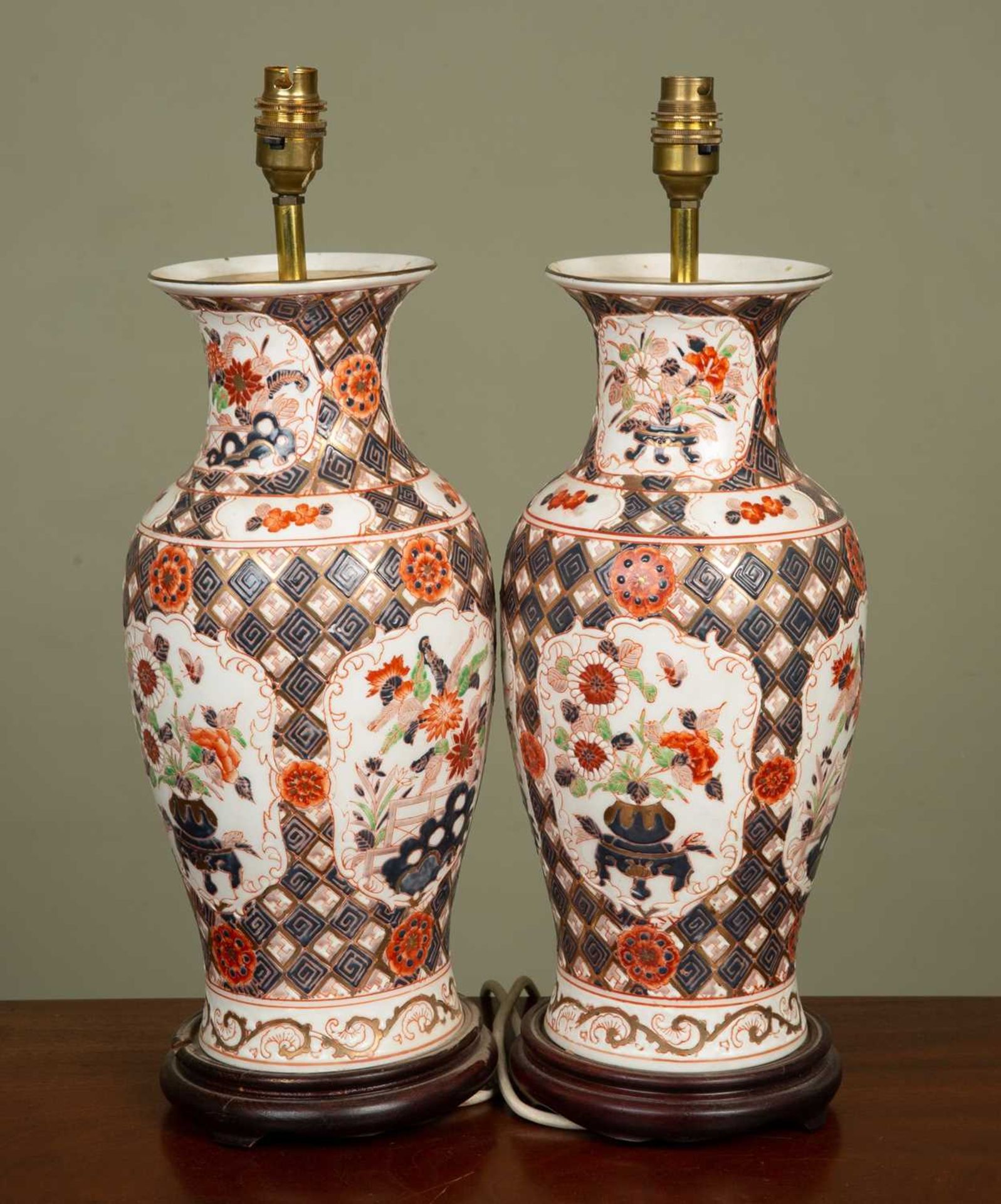 A pair of Japanese Imari style lamp bases - Bild 2 aus 2