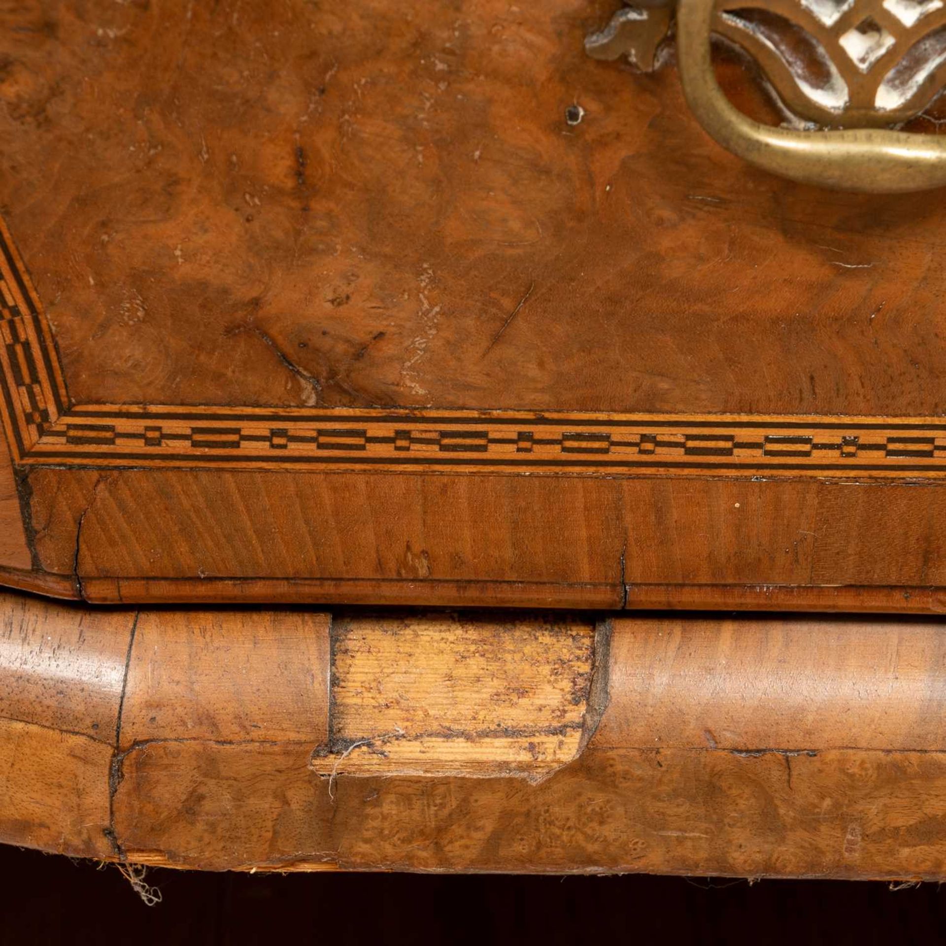 An 18th century walnut secretaire chest on chest - Bild 7 aus 13