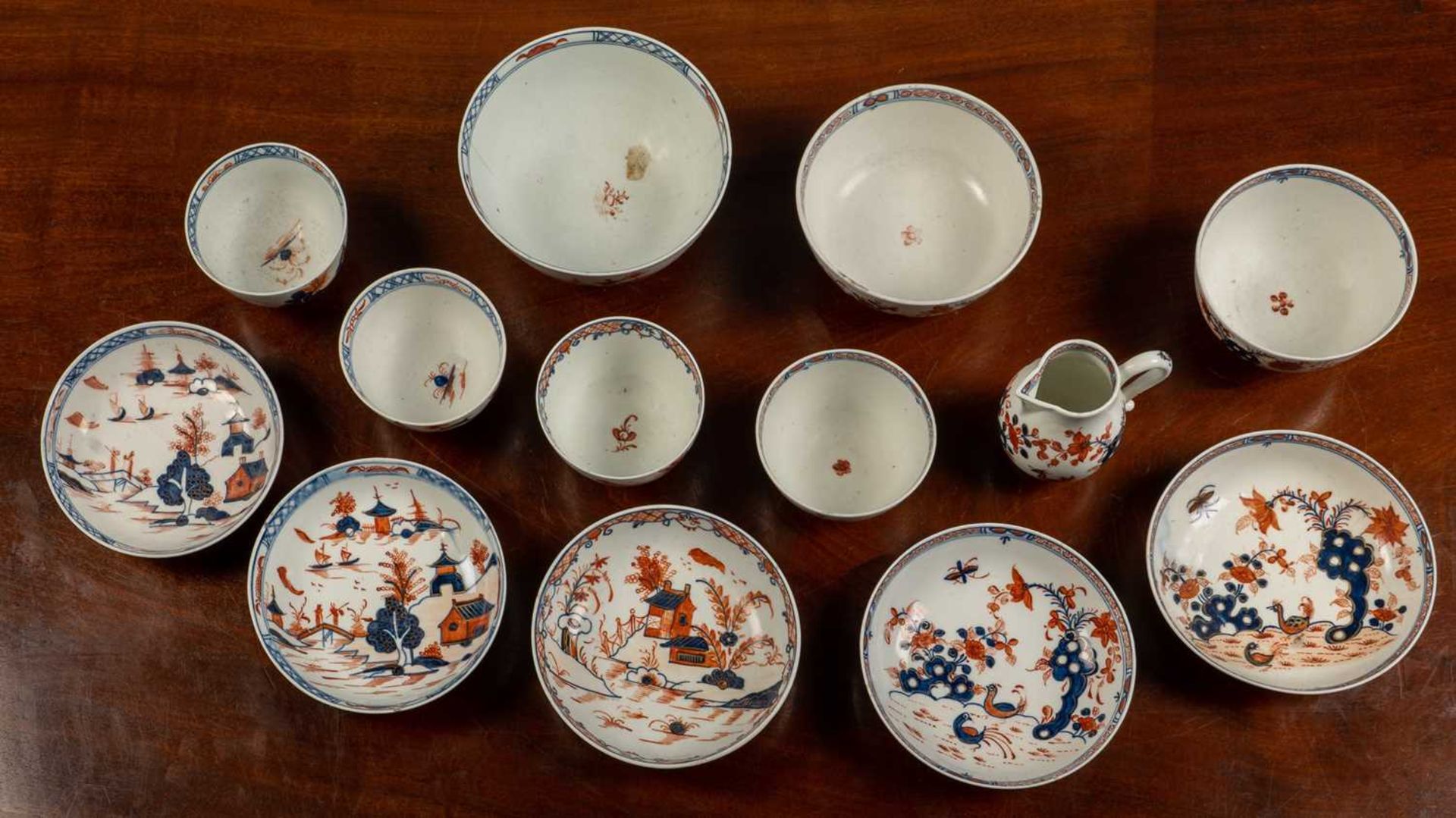 A group of 18th century porcelain wares - Bild 2 aus 3