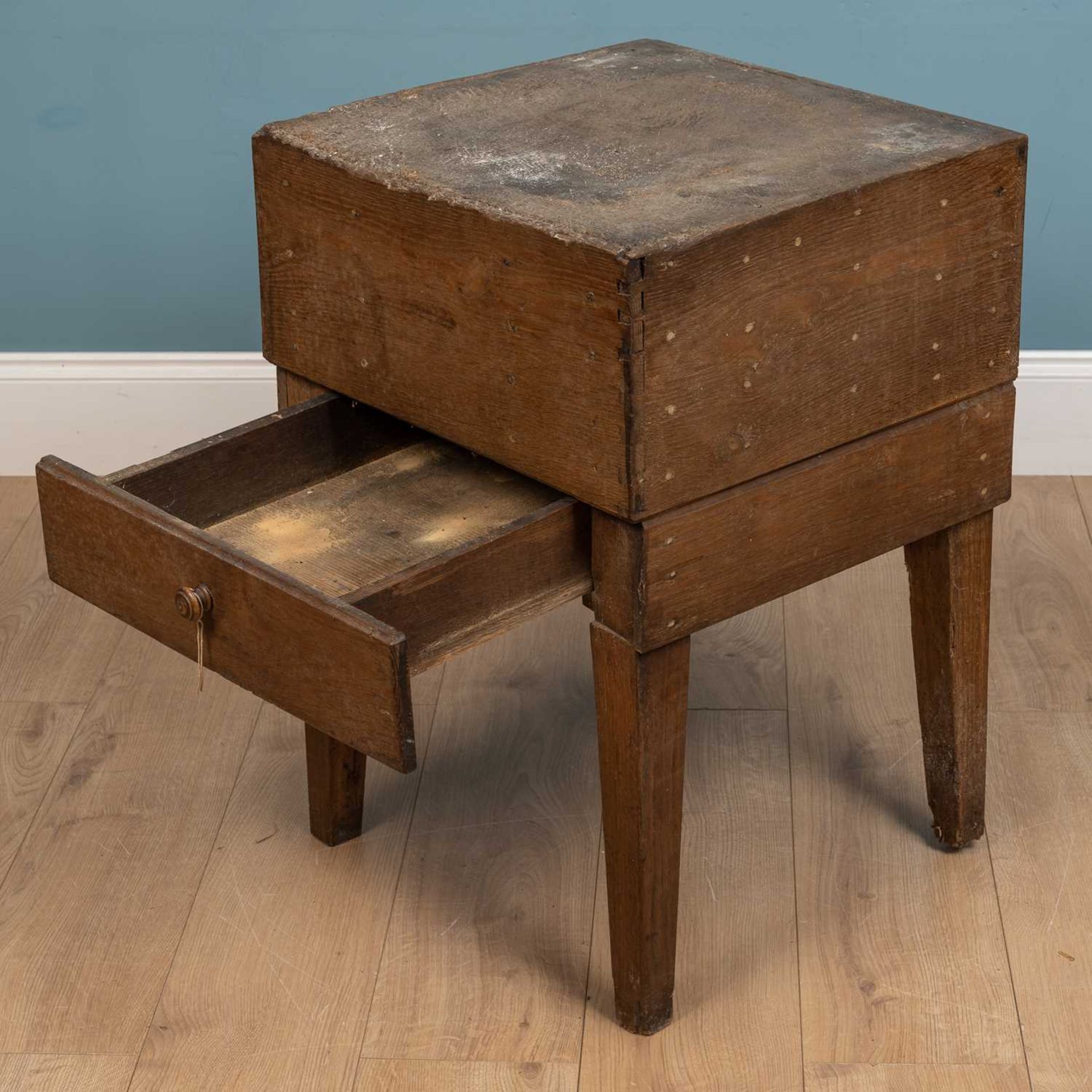 A 19th century oak square butchers block - Bild 6 aus 8