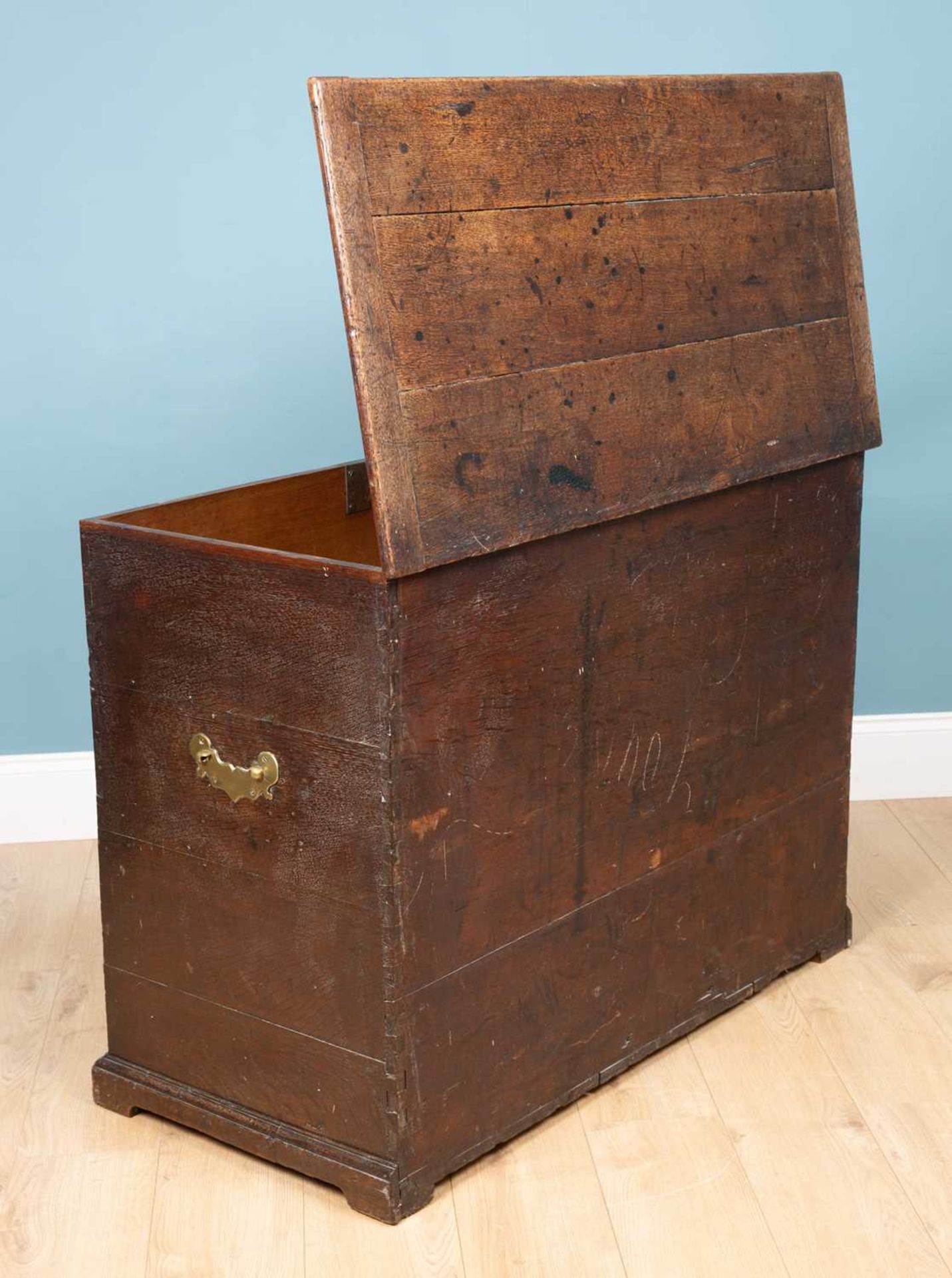 A Georgian oak mule chest - Image 3 of 12