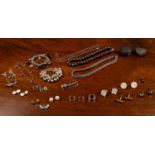 A quantity of silver jewellery and other jewellery