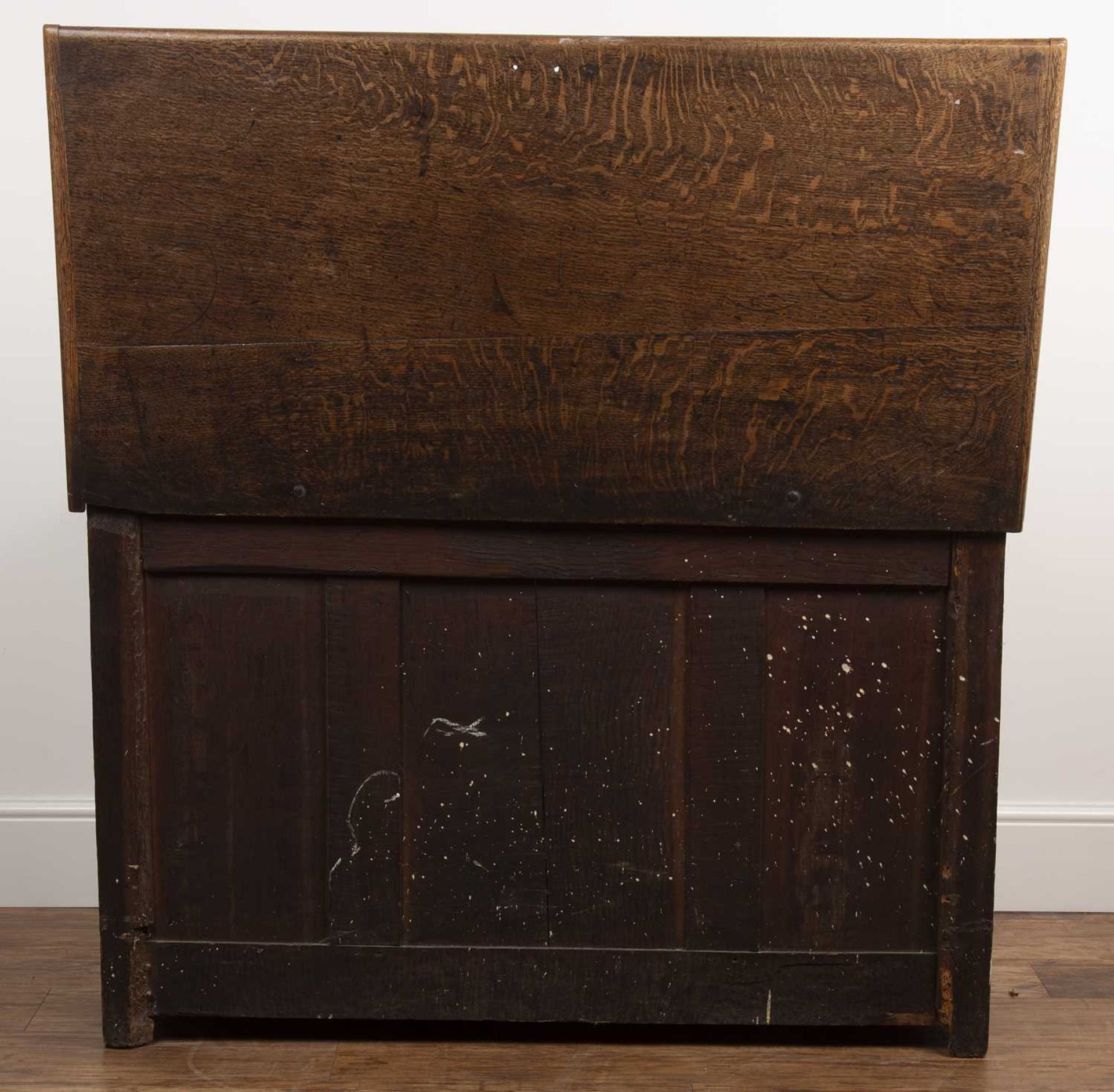 Oak mule chest with triple moulded front, and with two fitted drawers, 118cm wide x 59cm deep x 76cm - Image 5 of 5