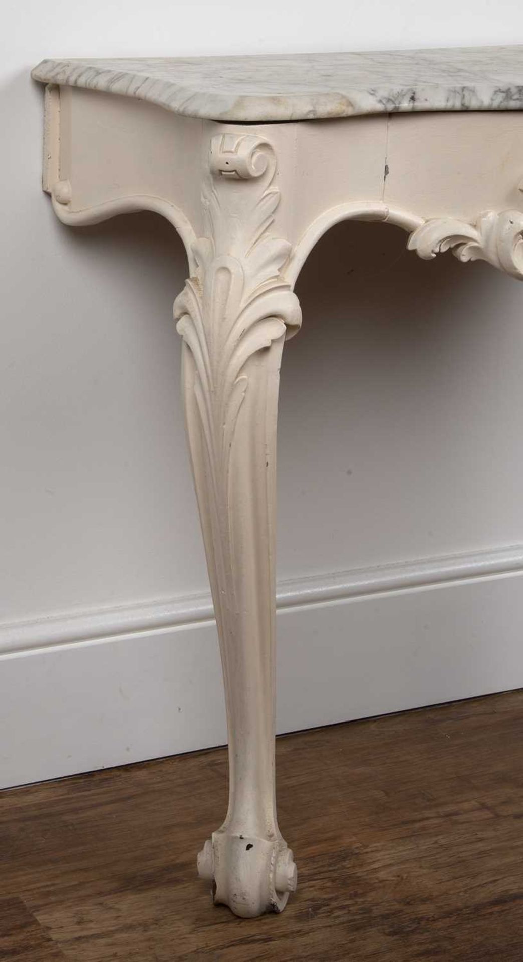 White painted and marble top console table with central fitted drawer on shaped supports, 74cm - Bild 3 aus 4