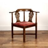Mahogany corner chair George III, with two carved splat backs and scroll arms, 82cm wide (from arm